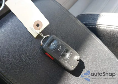 2015 Volkswagen Passat 1.8T Sport из США, поврежденный, VIN 1VWBS7A31FC075721